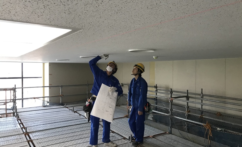 ダウンライトの穴あけ工事